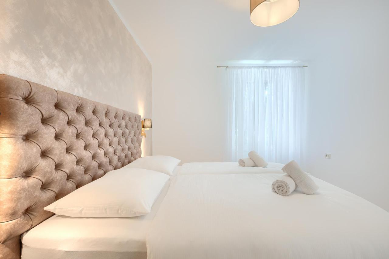 Calafati Apartment With Free Private Parking Rijeka Bagian luar foto