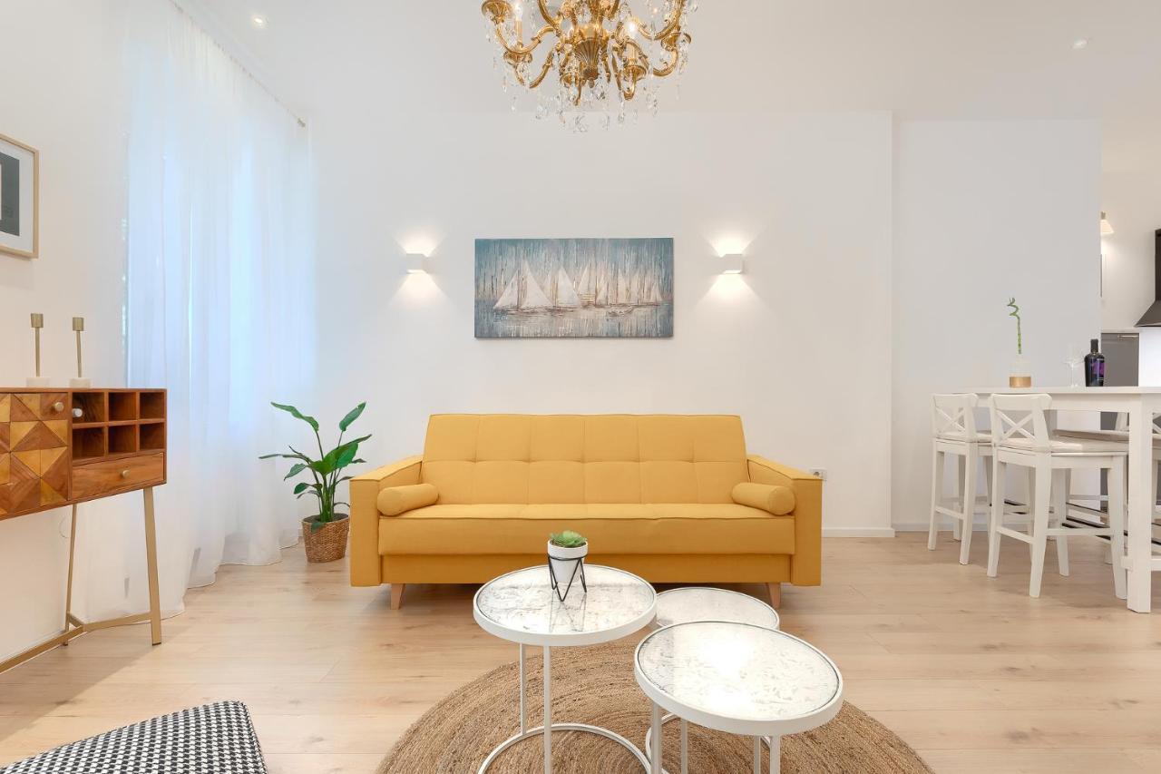 Calafati Apartment With Free Private Parking Rijeka Bagian luar foto