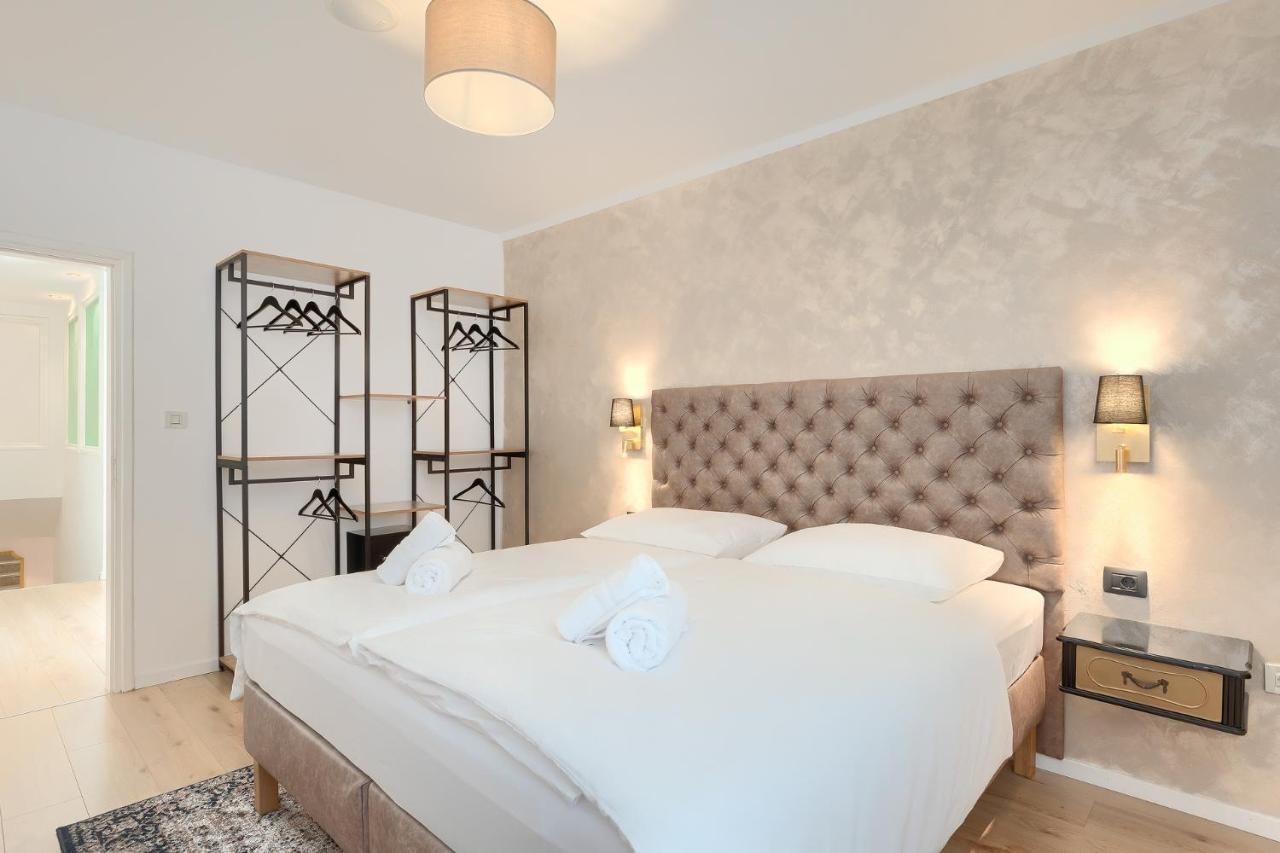 Calafati Apartment With Free Private Parking Rijeka Bagian luar foto