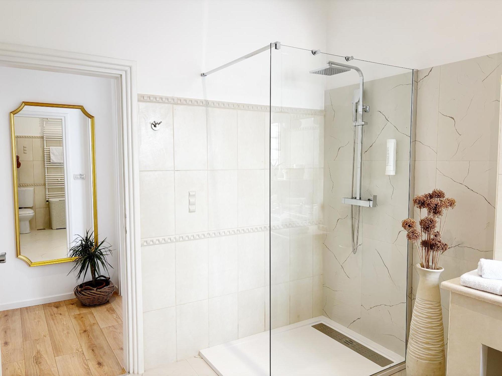 Calafati Apartment With Free Private Parking Rijeka Bagian luar foto